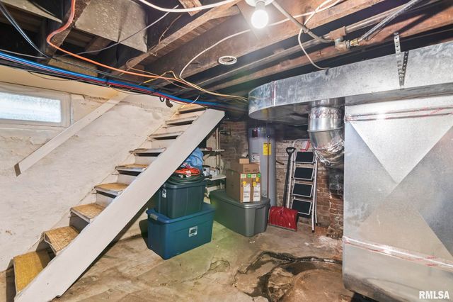 135 N STATE Street, Springfield, IL 62702