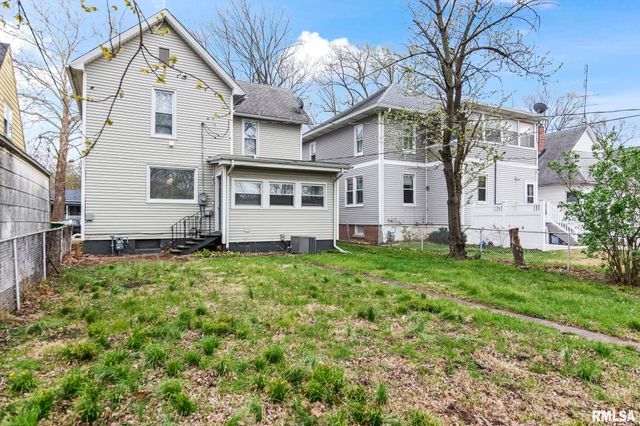 135 N STATE Street, Springfield, IL 62702