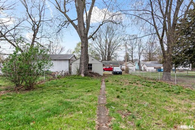 135 N STATE Street, Springfield, IL 62702