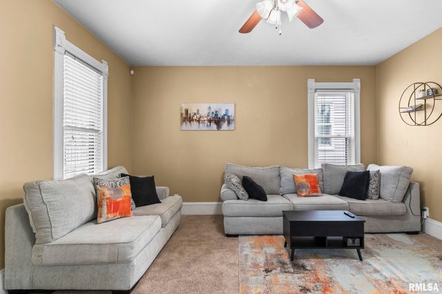 135 N STATE Street, Springfield, IL 62702