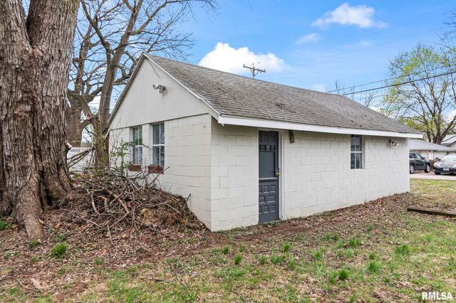 135 N STATE Street, Springfield, IL 62702