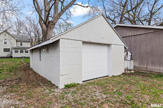 135 N STATE Street, Springfield, IL 62702