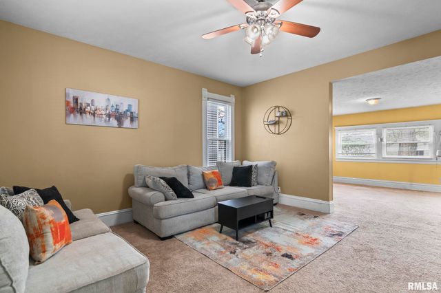 135 N STATE Street, Springfield, IL 62702