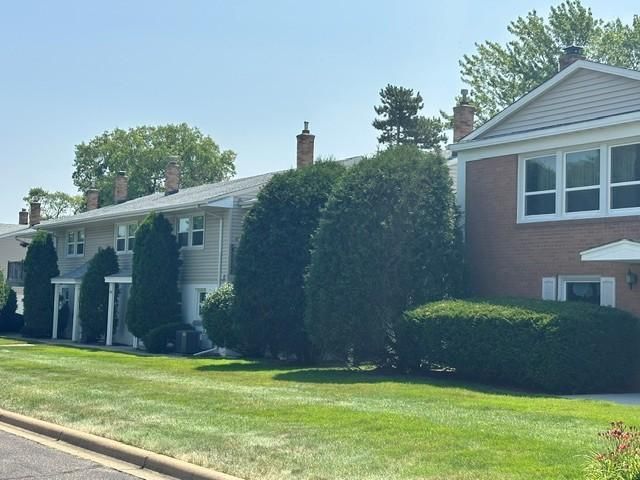 1366 Colonial Drive 1366, Roseville, MN 55113