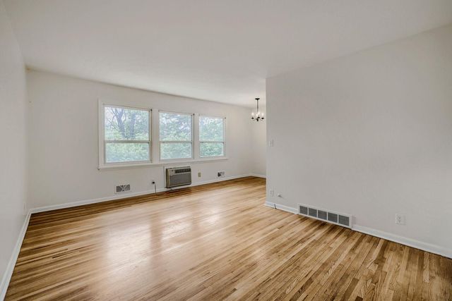 1366 Colonial Drive 1366, Roseville, MN 55113