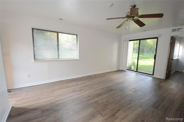 42803 Lilley Pointe Drive 139, Canton, MI 48187