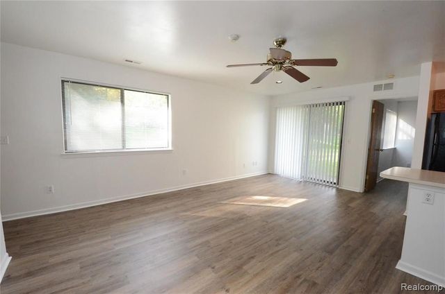42803 Lilley Pointe Drive 139, Canton, MI 48187