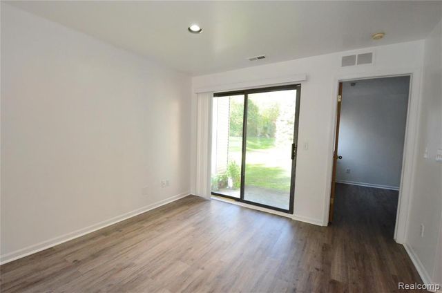 42803 Lilley Pointe Drive 139, Canton, MI 48187