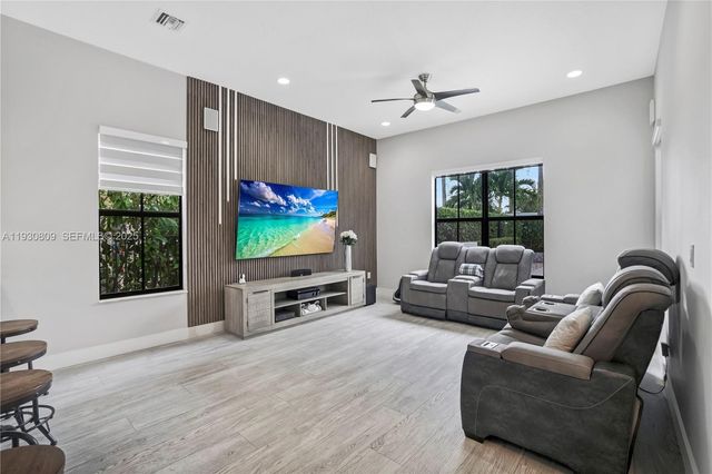 8348 NW 26th Ct, Cooper City, FL 33024