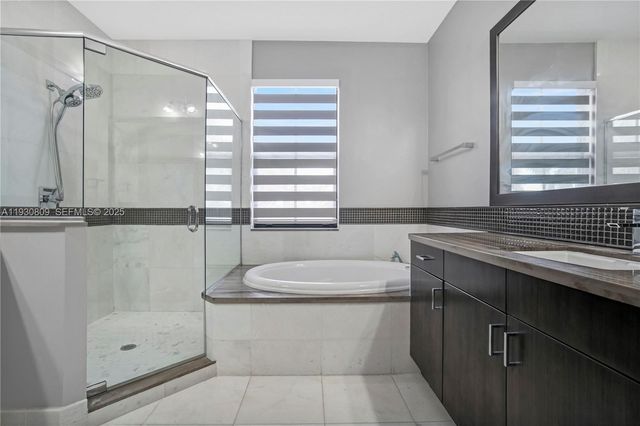 8348 NW 26th Ct, Cooper City, FL 33024