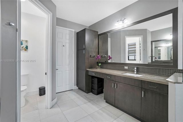 8348 NW 26th Ct, Cooper City, FL 33024