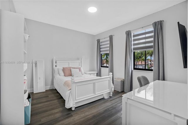 8348 NW 26th Ct, Cooper City, FL 33024