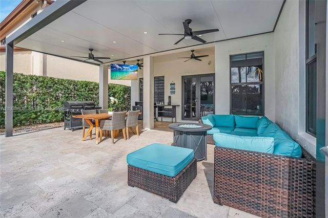 8348 NW 26th Ct, Cooper City, FL 33024