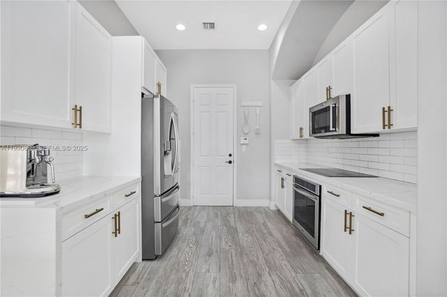 8348 NW 26th Ct, Cooper City, FL 33024