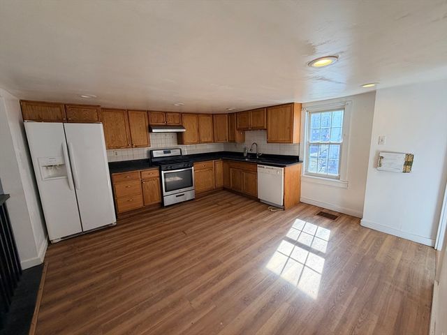 1 Allen Ct, Marlborough, MA 01752