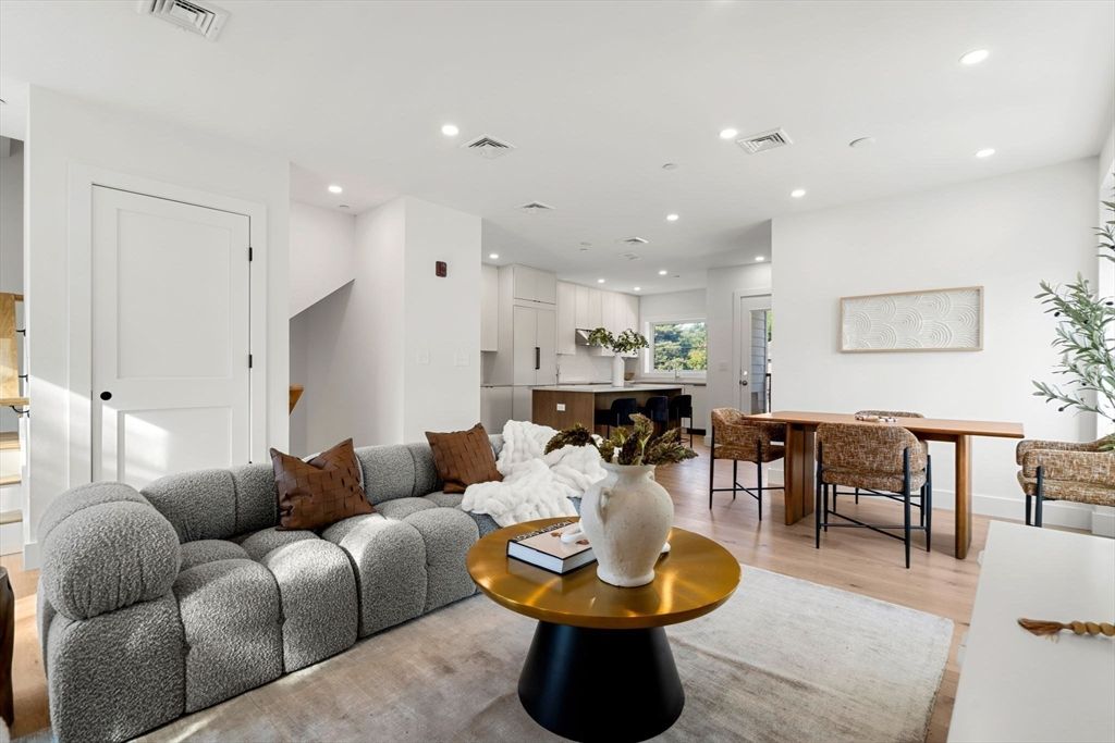 16 Elm Street 16, Newton, MA 02465