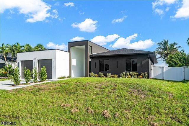 2700 SW Embers TER, Cape Coral, FL 33991