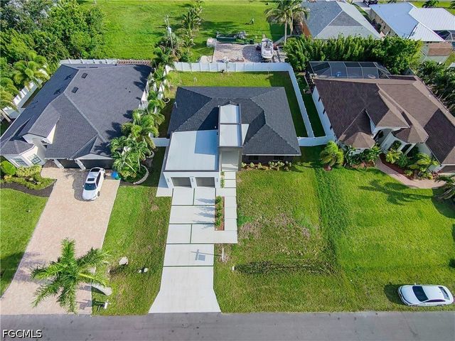 2700 SW Embers TER, Cape Coral, FL 33991