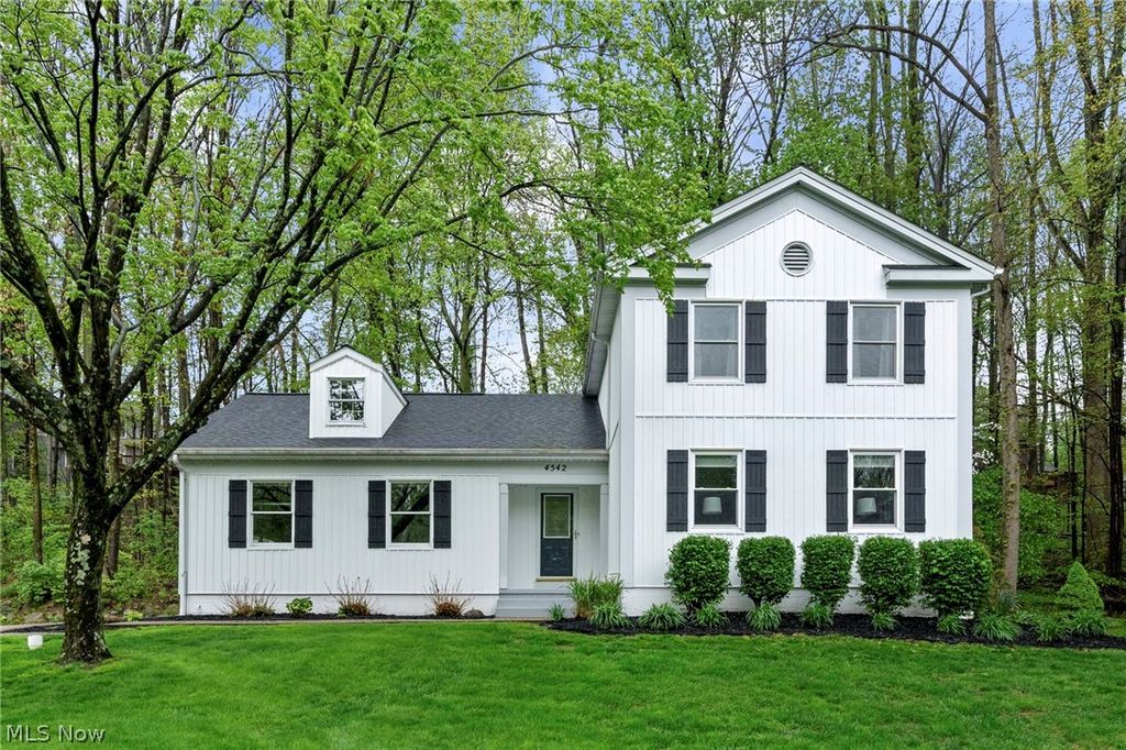 4542 Briarcliff Trail, Copley, OH 44321