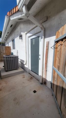 10172 SW 159th Ave, Miami, FL 33196