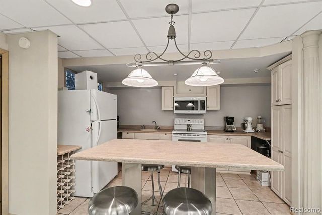 27800 Van Horn Road, New Boston, MI 48164