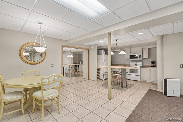 27800 Van Horn Road, New Boston, MI 48164