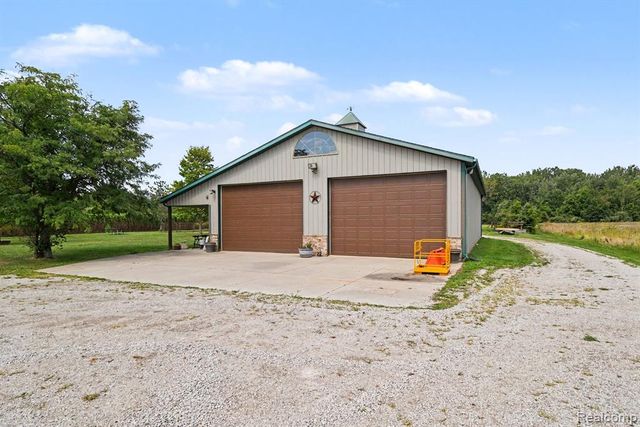 27800 Van Horn Road, New Boston, MI 48164