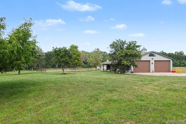 27800 Van Horn Road, New Boston, MI 48164