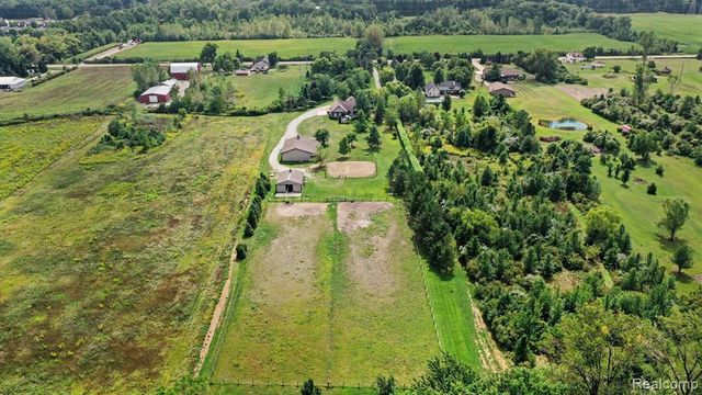 27800 Van Horn Road, New Boston, MI 48164