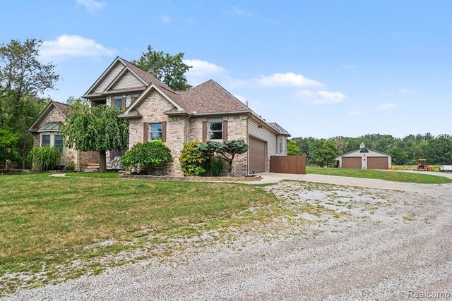 27800 Van Horn Road, New Boston, MI 48164