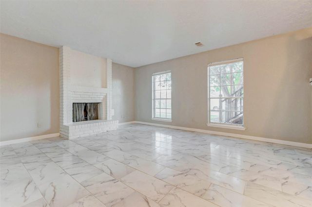 8622 Connaught Garden Drive, Houston, TX 77083