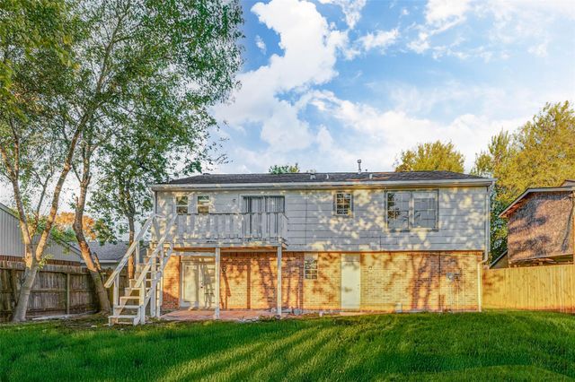 8622 Connaught Garden Drive, Houston, TX 77083