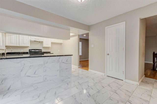 8622 Connaught Garden Drive, Houston, TX 77083