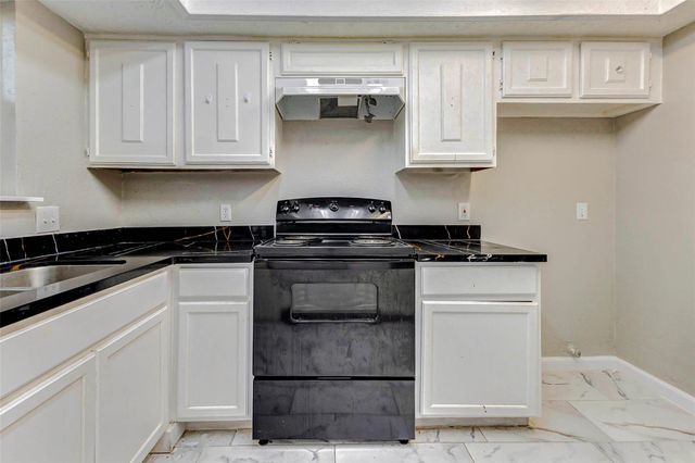 8622 Connaught Garden Drive, Houston, TX 77083