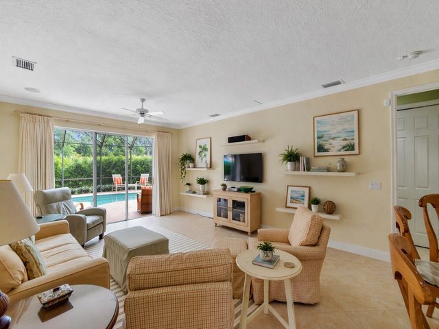 4180 E 16th Square, Vero Beach, FL 32967