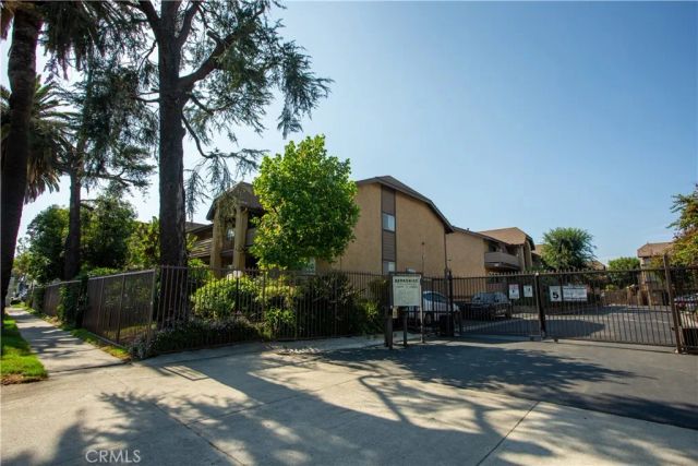 14835 Sherman Way 3, Van Nuys, CA 91405