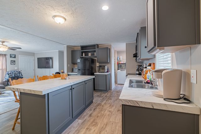2504 Winchester Hwy, Kelso, TN 37348