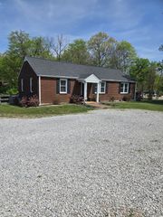 1605 New Dry Hollow Rd, Vanleer, TN 37181