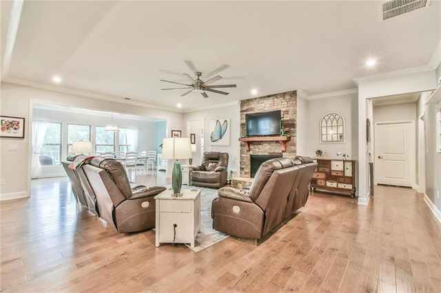 5704 Miravista Way, Hoschton, GA 30548