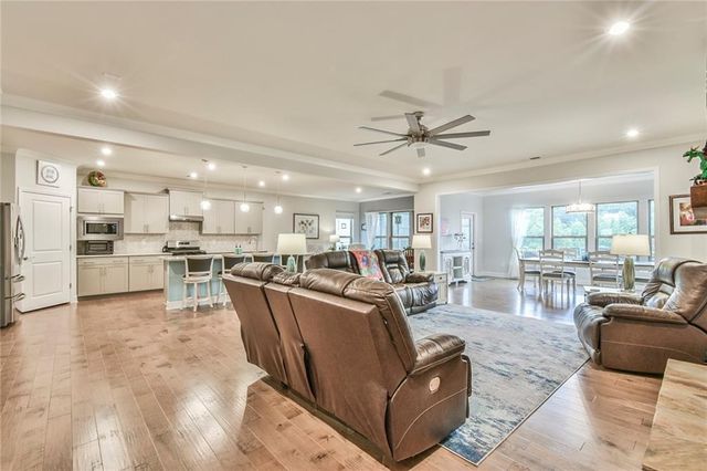5704 Miravista Way, Hoschton, GA 30548