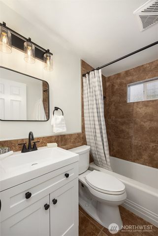 17563 12th Avenue NE, Shoreline, WA 98155