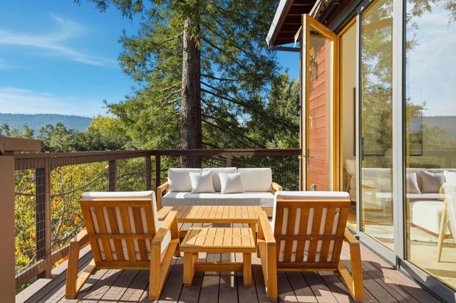 711 W California Way, Redwood City, CA 94062