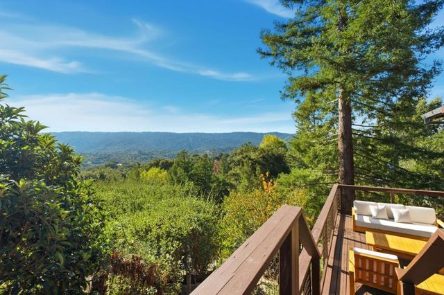 711 W California Way, Redwood City, CA 94062