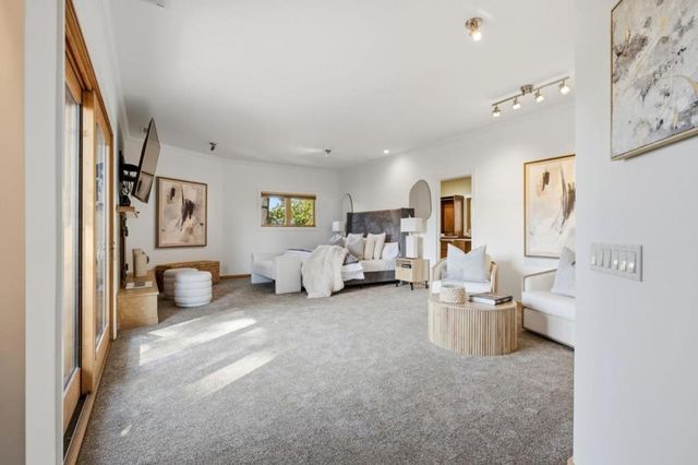 711 W California Way, Redwood City, CA 94062