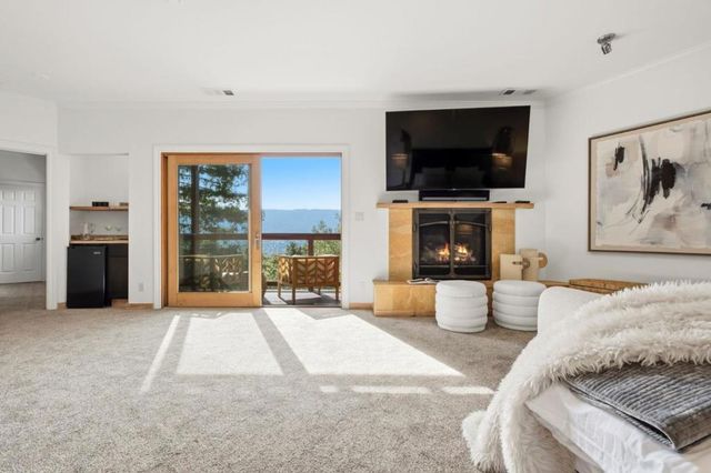 711 W California Way, Redwood City, CA 94062