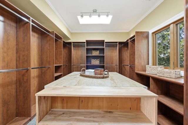 711 W California Way, Redwood City, CA 94062