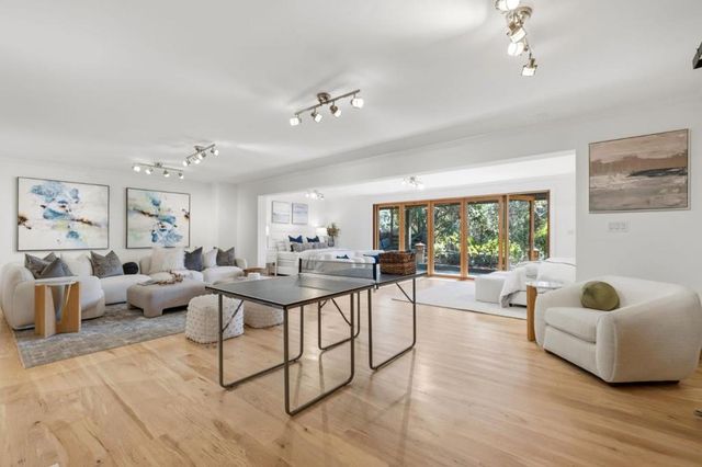 711 W California Way, Redwood City, CA 94062