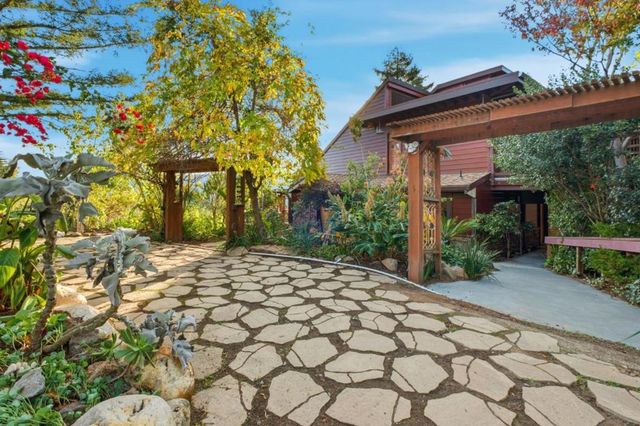 711 W California Way, Redwood City, CA 94062