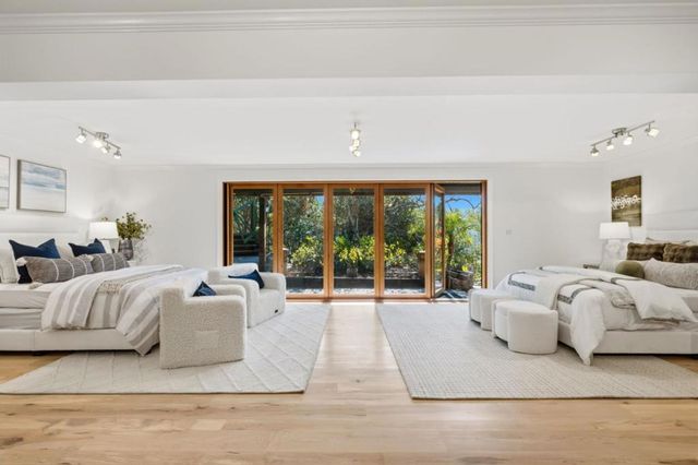 711 W California Way, Redwood City, CA 94062