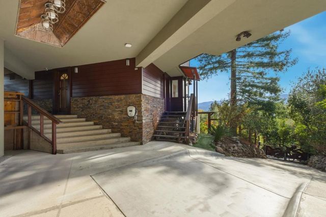 711 W California Way, Redwood City, CA 94062